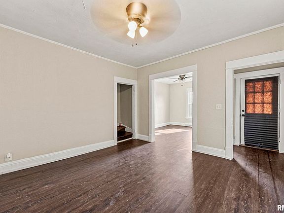 2nd image of 904 Charlotte St