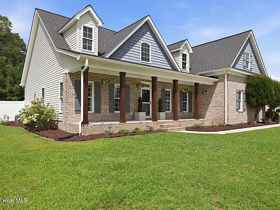 2nd image of 410 Olde Towne Drive