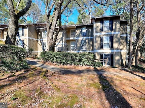 3rd image of 5137 Roswell Rd Unit 6