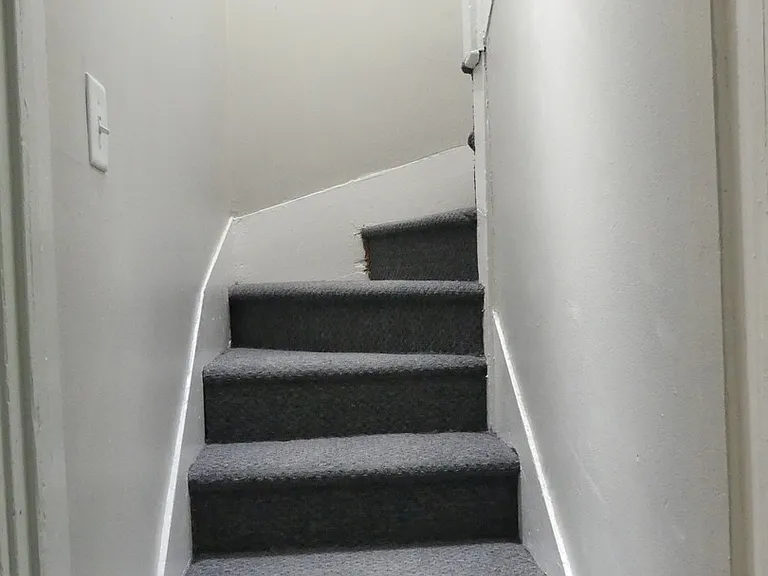 609 E State St — Photo 126