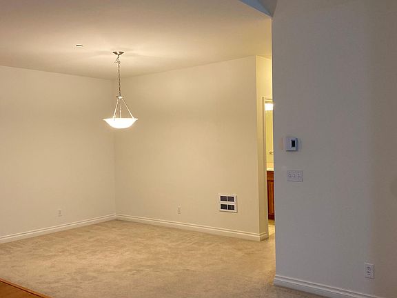 4th image of 20028 15th Ave NE APT 206