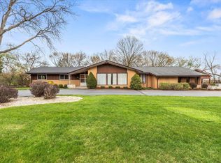 7689 Overlook Dr, Greendale, WI 53129