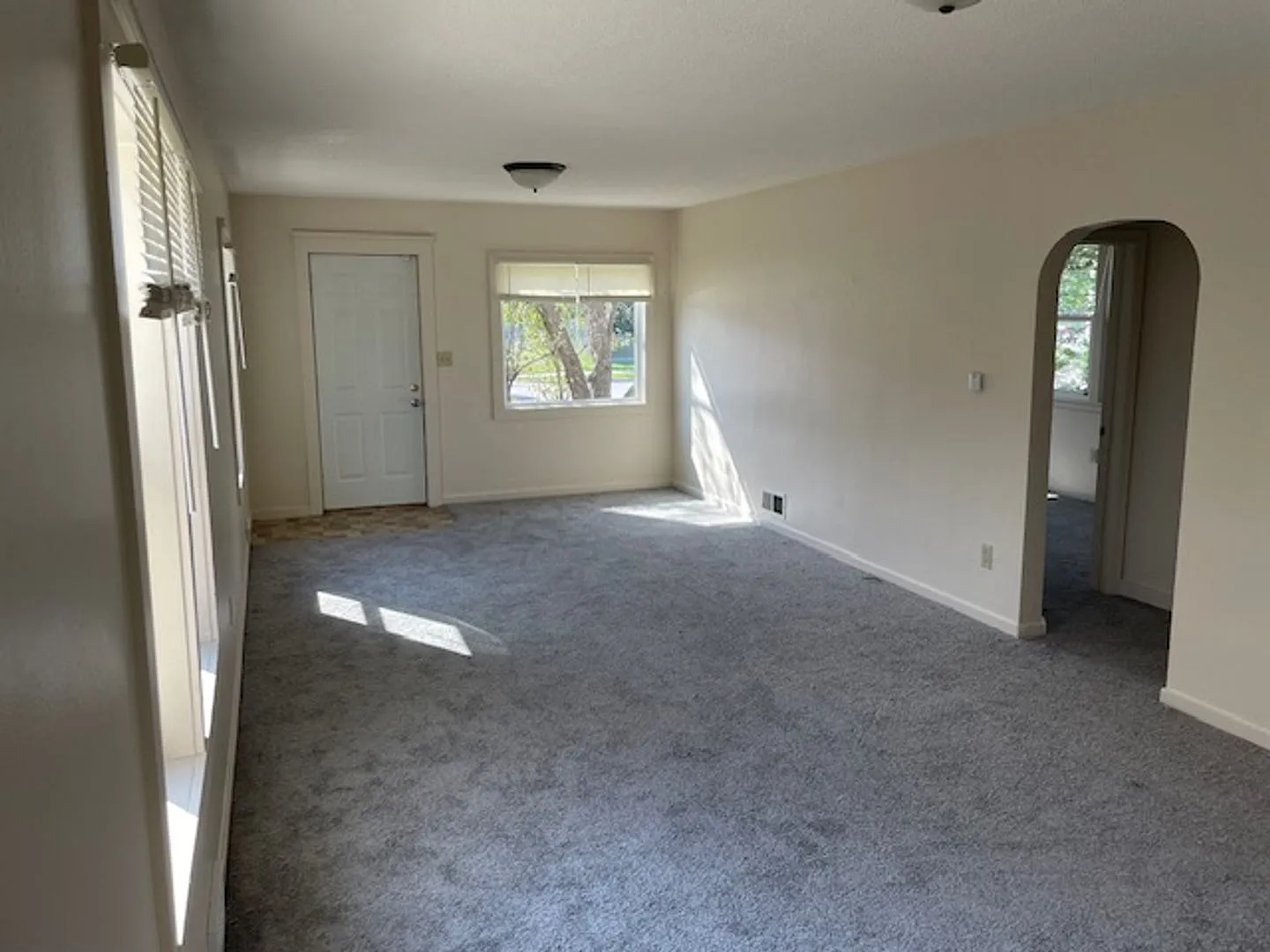 Spacious 4 bedroom house — Photo 3