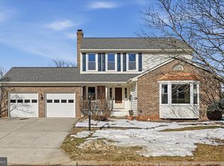 221 Primavera Cir, Sterling, VA 20165