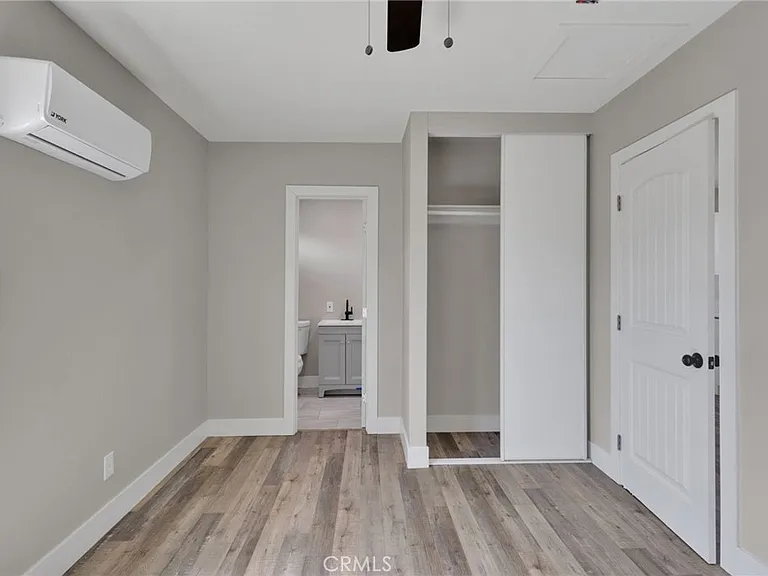 24521 Myers Ave — Photo 4