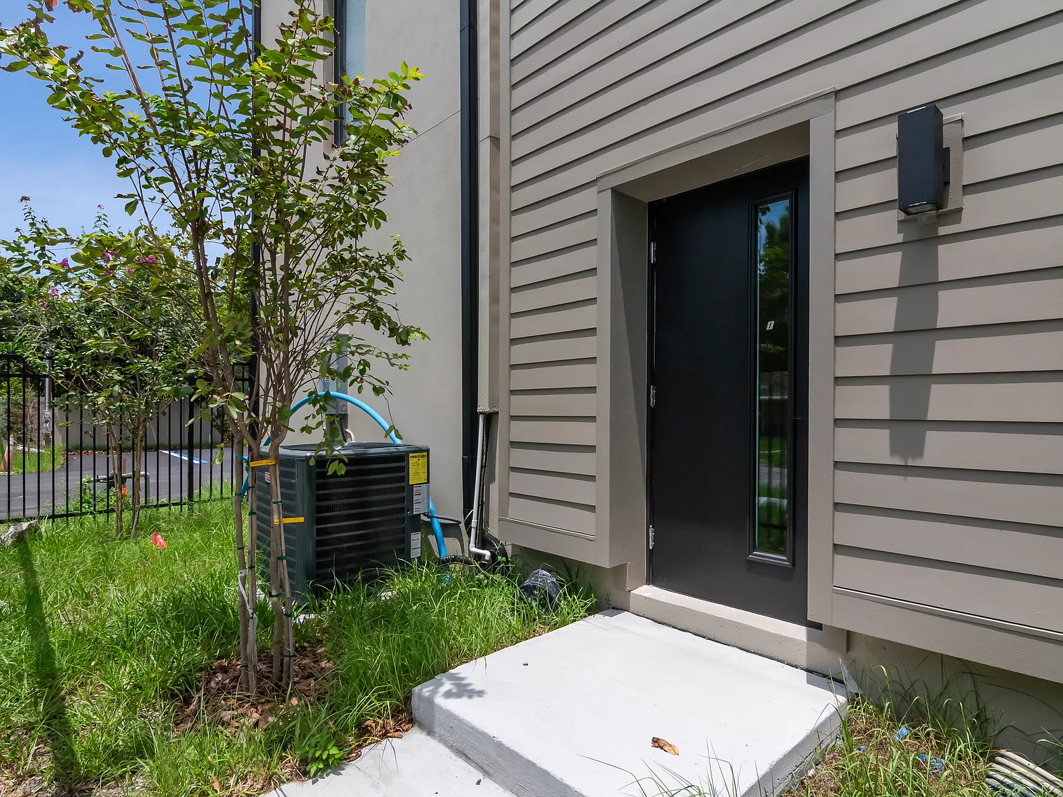2 bed, 2.5 bath, 1229 sqft, $3,150 — Photo 2
