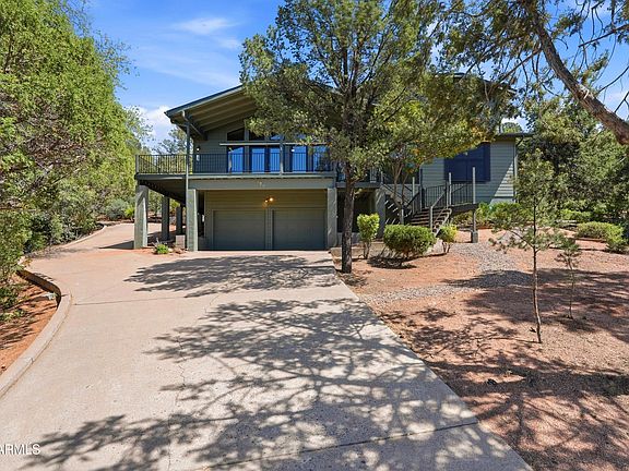 5th image of 720 E SKYWAY Court