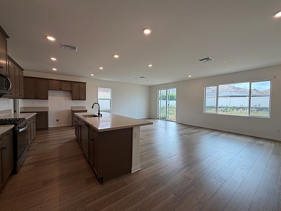 5th image of 7692 Baerss Rd