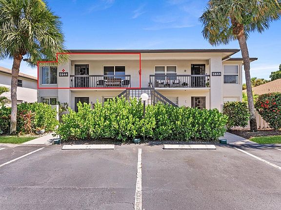 3rd image of 5844 Areca Palm Court Unit b