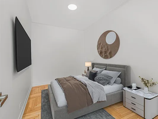 Rented by Re/Max In The City | media 19