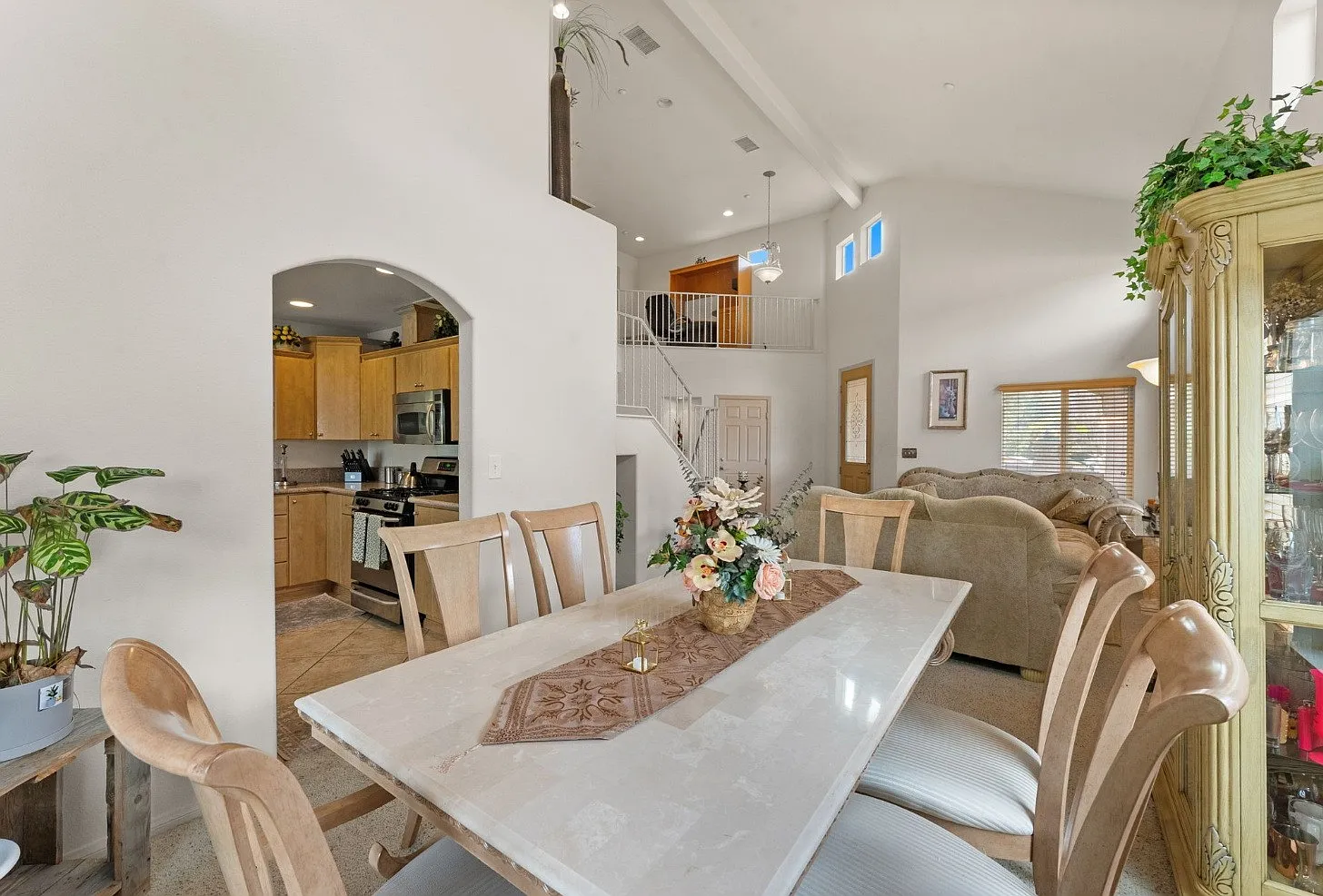4 bed, 2316 sqft, $1,200 — Photo 4