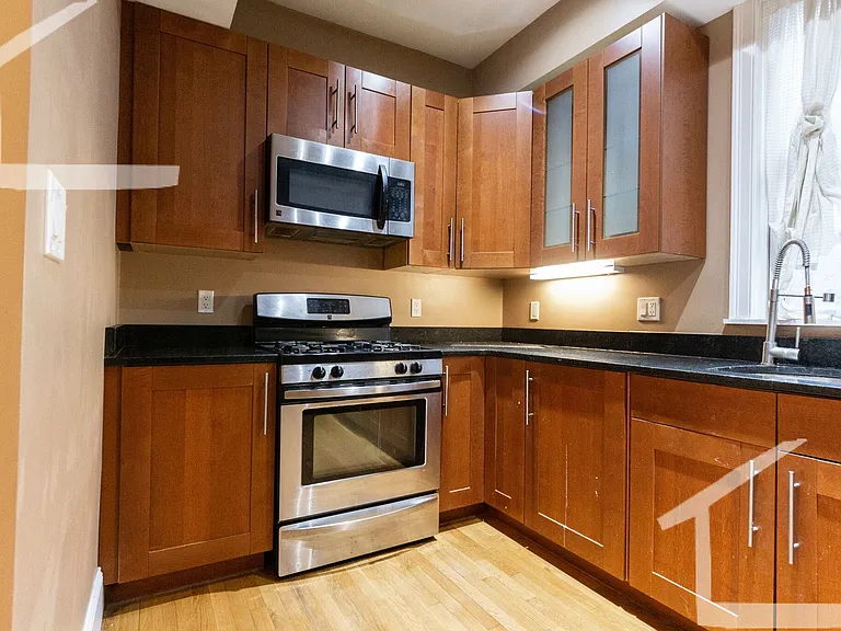 1592 Beacon St #3D — Photo 2
