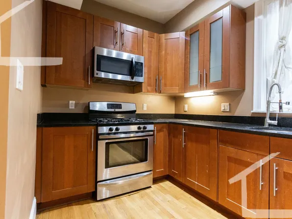 1592 Beacon St, Brookline, MA