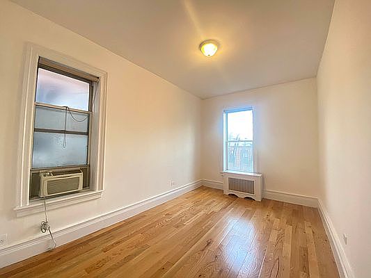 4th image of 447 W 43rd St #5X