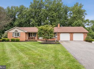 5 Clearwater Ct, Damascus, MD 20872