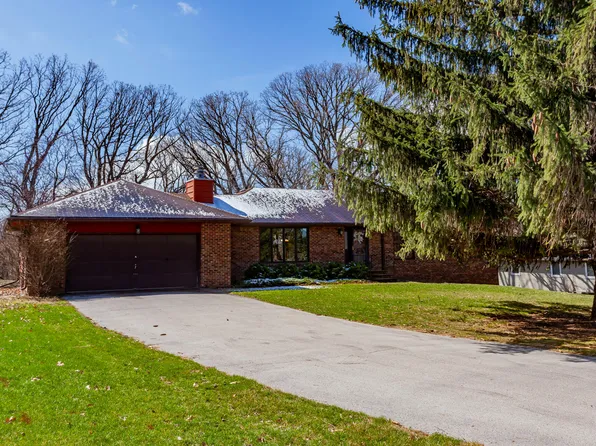 446 Rookwood Dr, Ames, IA 50010