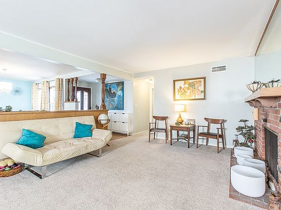 3rd image of 9143 Valjean Ave
