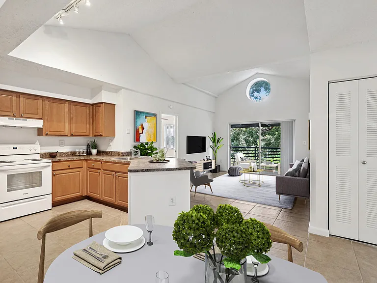 Sheridan Ocean Club Apartments — Photo 76