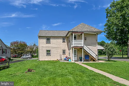 224 Henry St Photo 1