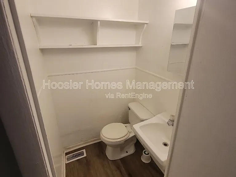 712 N Linwood Ave — Photo 6