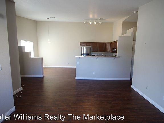 5th image of 2110 N Los Feliz St #2071