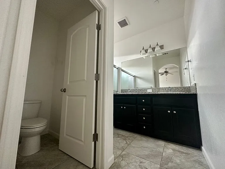 3233 N Kent St — Photo 4