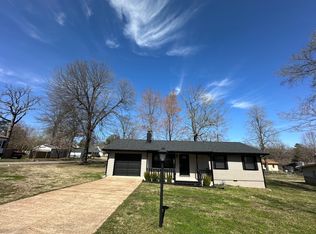 607 E 7th St, Mountain Home, AR 72653