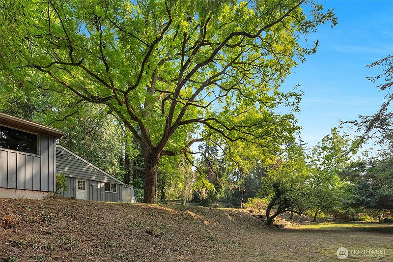 4th image of 19331 37th Avenue NE