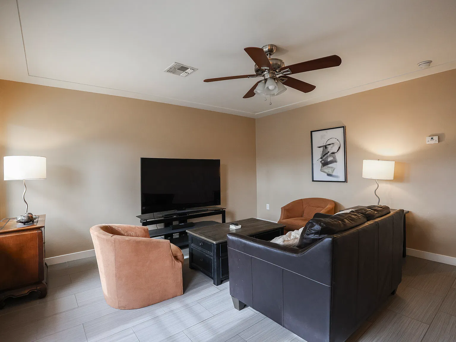 1 bed, 742 sqft, $2,000 — Photo 2