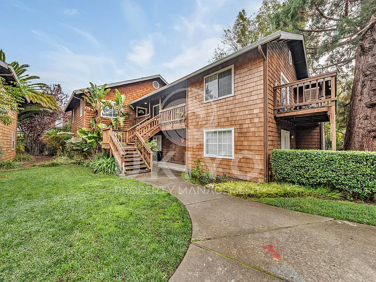 620 Alcatraz Ave #D — Photo 31