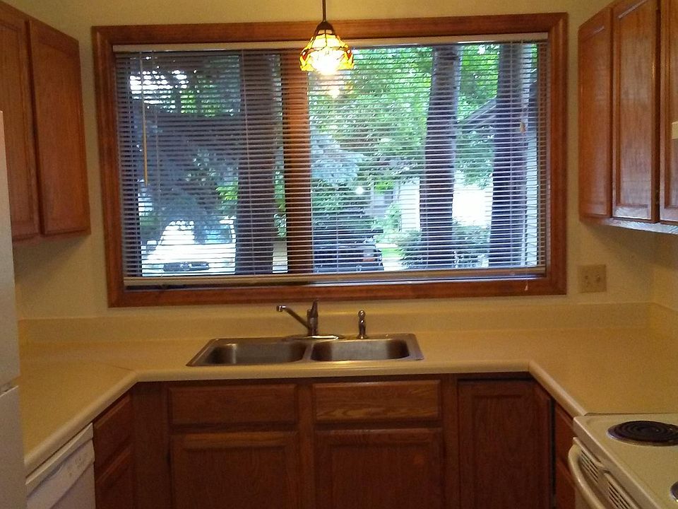 2nd image of 2200 W Dickerson St APT 66