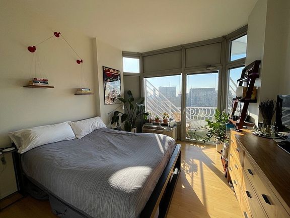 5th image of 200 E 32nd St APT 22A
