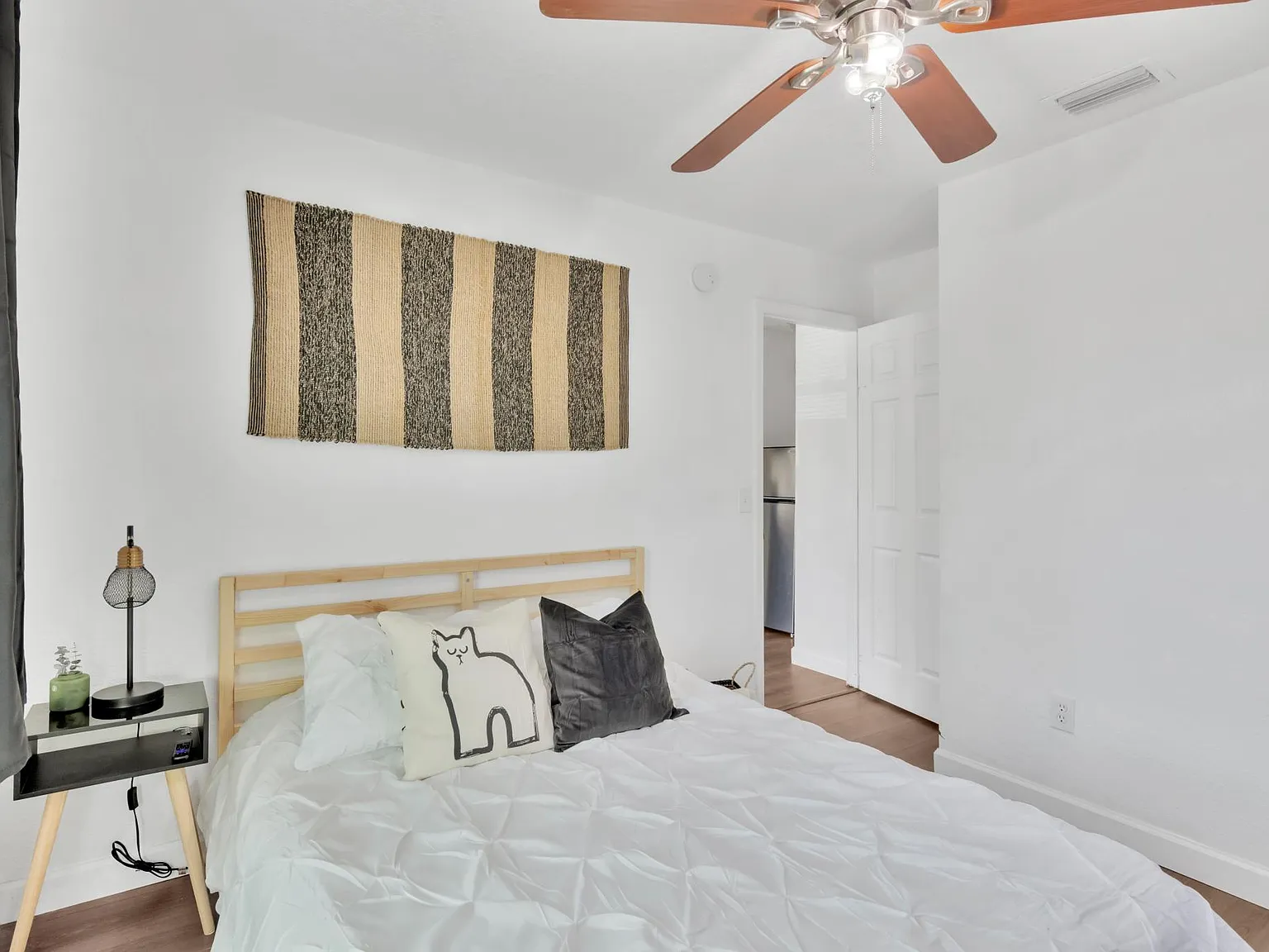 1 bed, 500 sqft, $1,200 — Photo 2