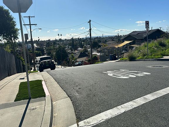 5th image of 3835 Floral Dr