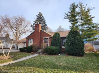 239 Broadacre Ave, Clawson, MI 48017