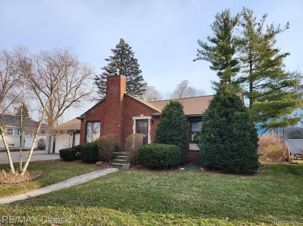 239 Broadacre Ave, Clawson, MI 48017