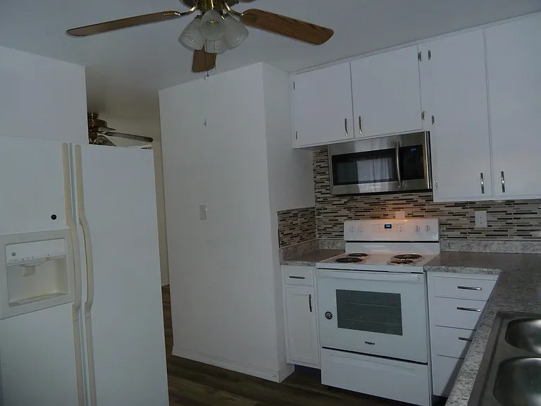 2209 Ivanhoe Dr — Photo 7