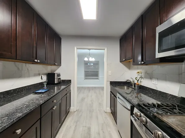 3851 Saint Barnabas Rd APT 201, Suitland, MD 20746