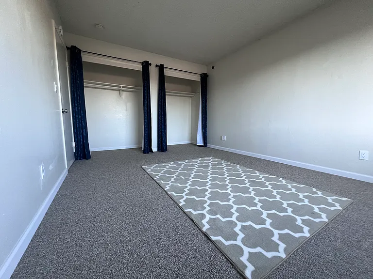 2134 Union Ave — Photo 12