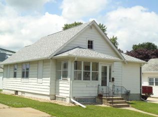 118 S Heckart St, Algona, IA 50511