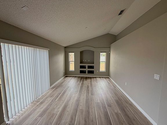4th image of 132 Fenimore Ln