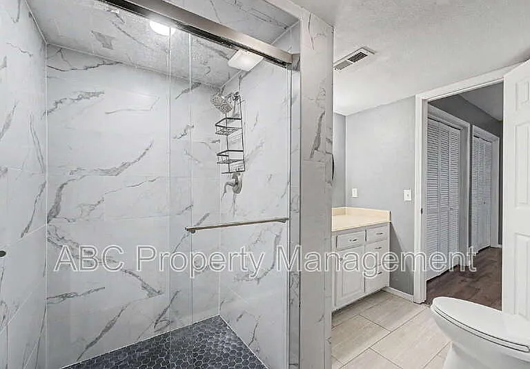 2 William Ln — Photo 18