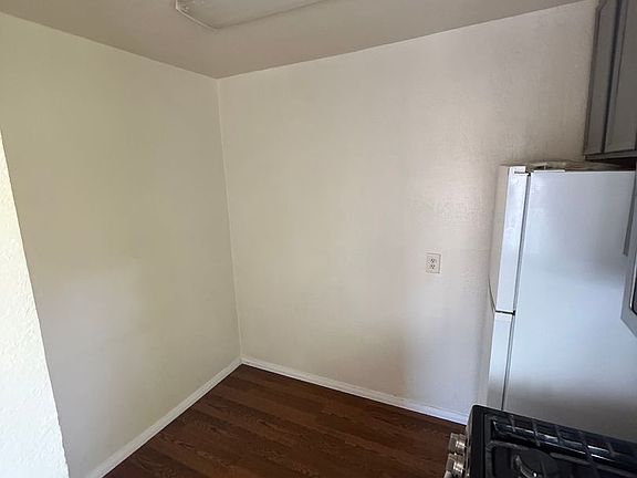 3rd image of 3017-27B J St #3021