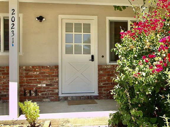3rd image of 20231 Merrick Dr