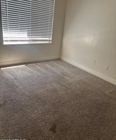 1632 S River Dr — Photo 8