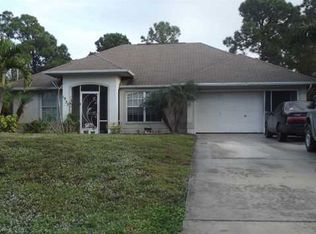 1933 SW Oakwood Rd, Port Saint Lucie, FL 34953