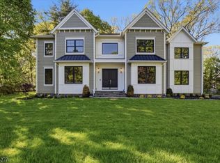 354 Beaufort Ave, Livingston, NJ 07039