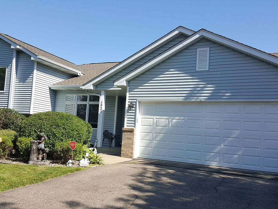 1st image of 1921 Waterford Cir