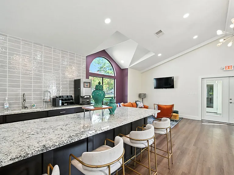 The Vale Apartments and Townhomes — Photo 12