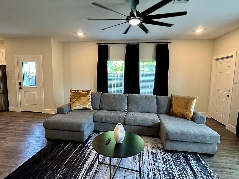 4509 Teton St — Photo 4